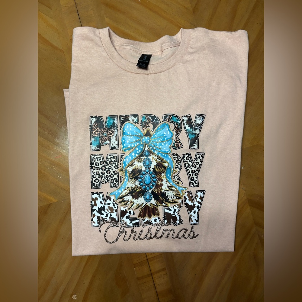 AFTER HOLIDAY NEW Leopard Bow Christmas Graphic Tee